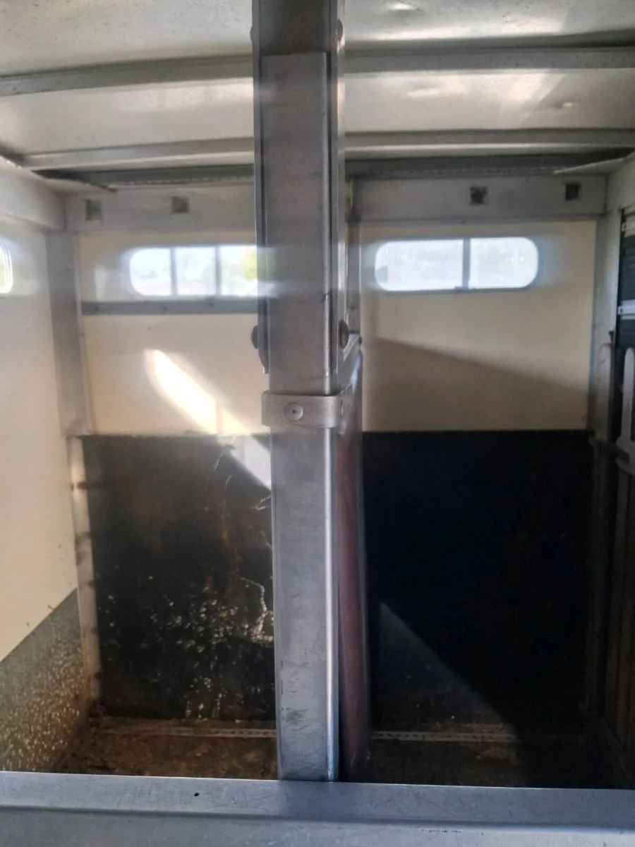 Horse Lorry - Image 2
