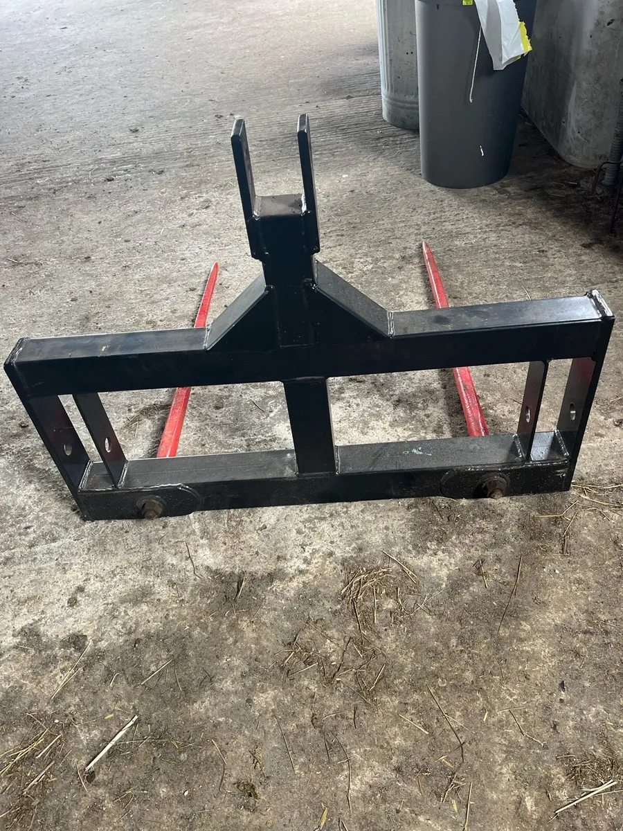 Bale spike - Image 1