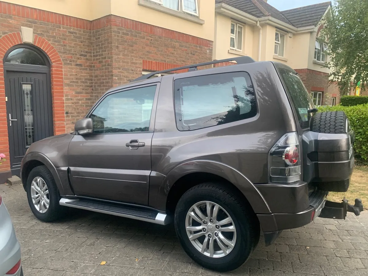 Mitsubishi Pajero 2016 - Image 2