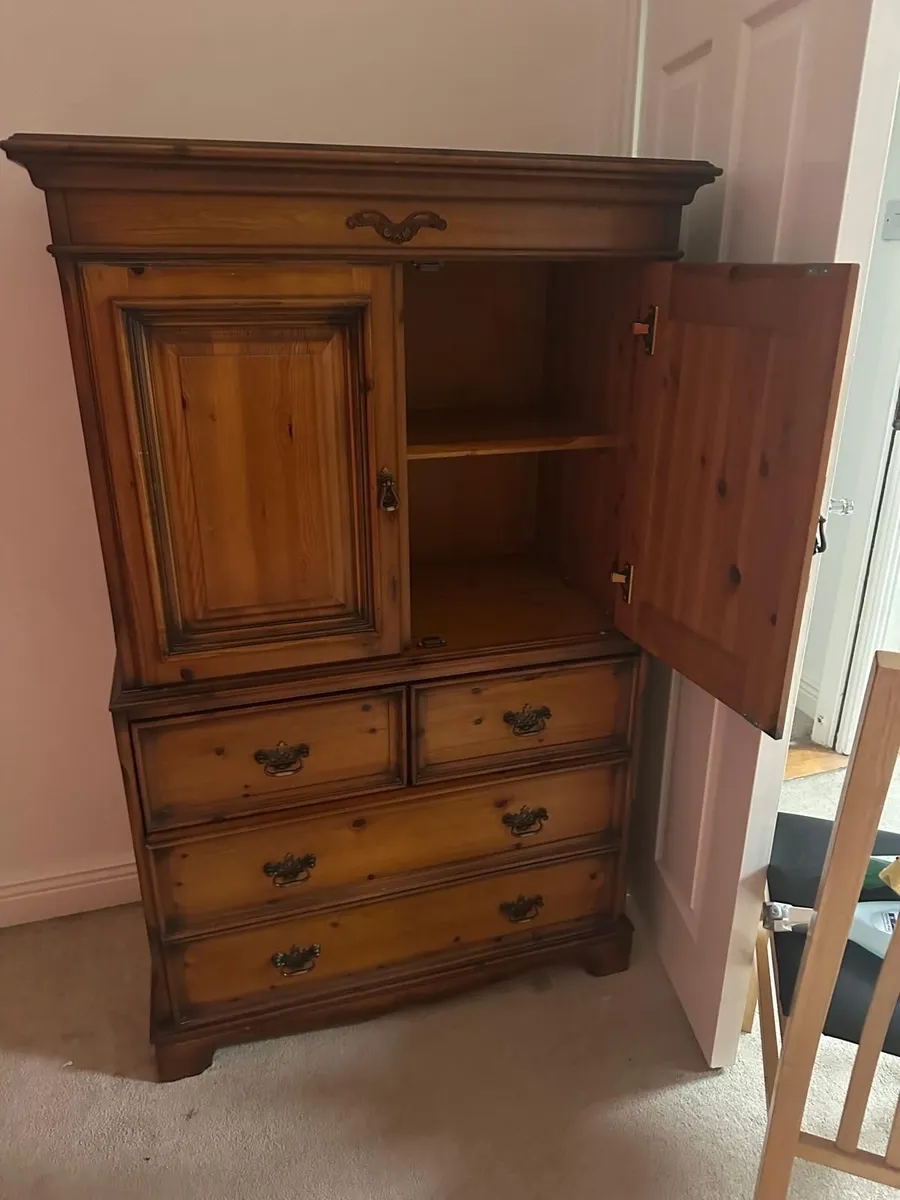Bedroom furniture - Image 2