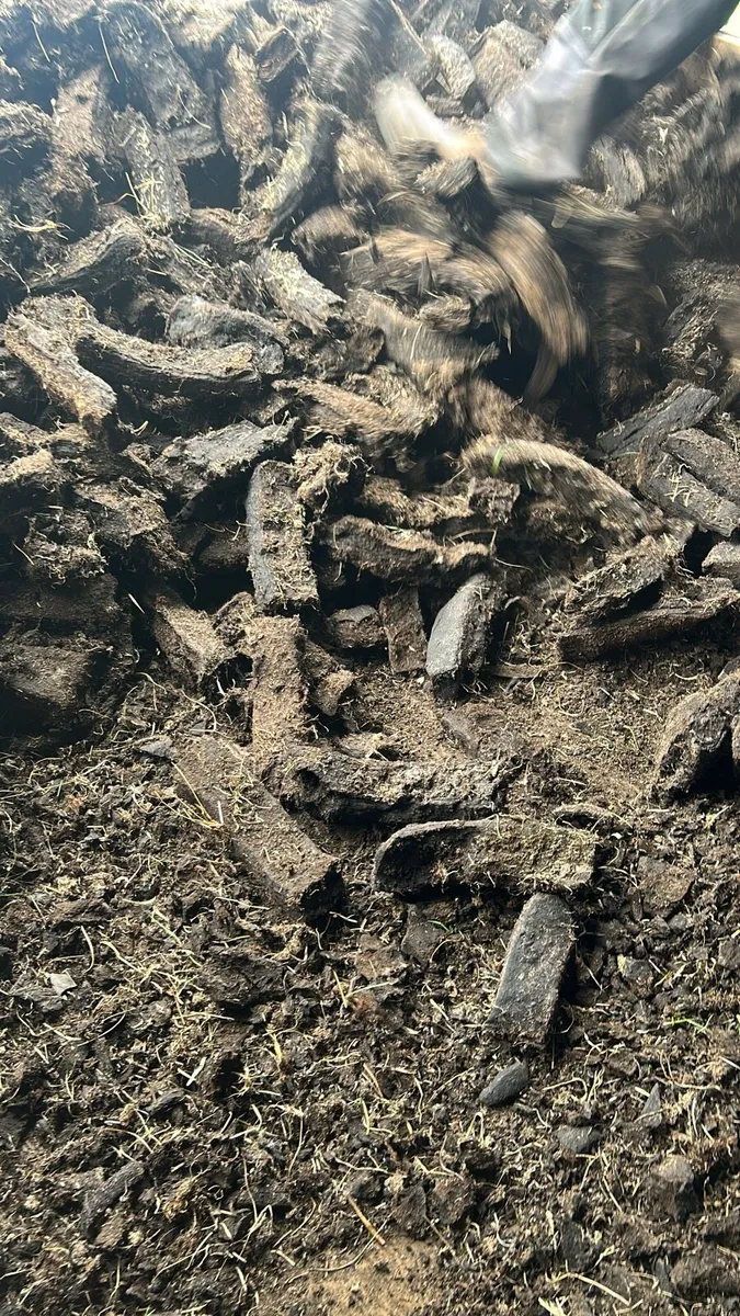 Bags of turf - Image 3