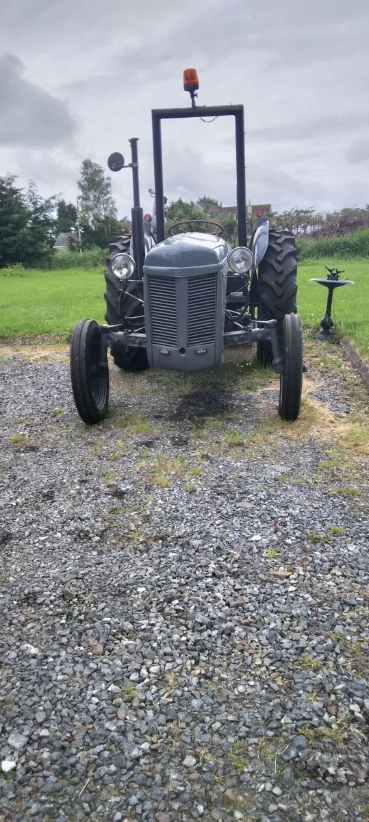 Vintage tractor - Image 3