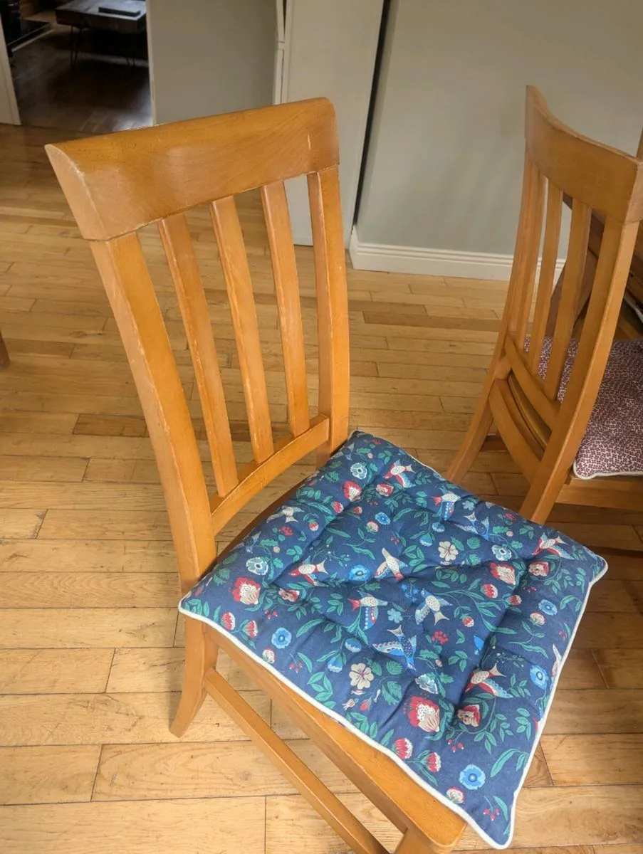 Dining Table & Chairs - Image 3