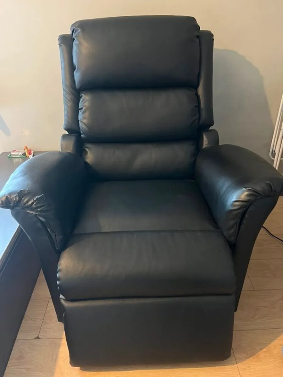 armchair Lift & Rise - Image 1