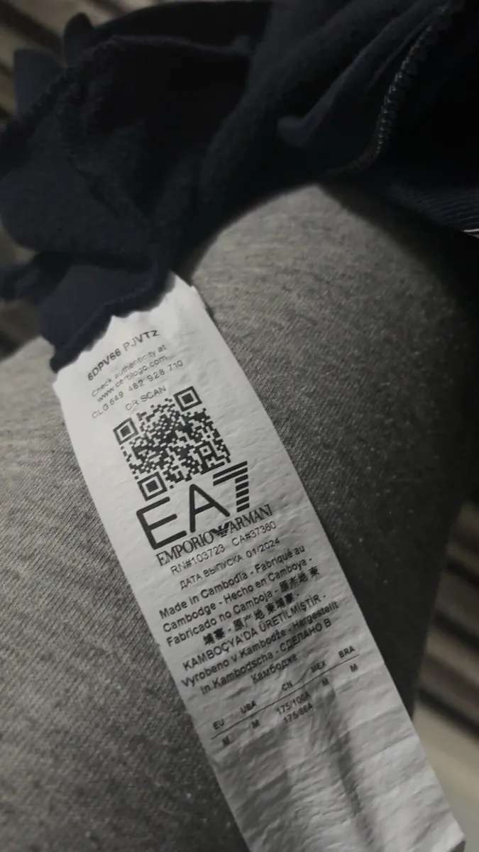 EA7 Emporio Armani Hoodie Broken Zip - Image 4