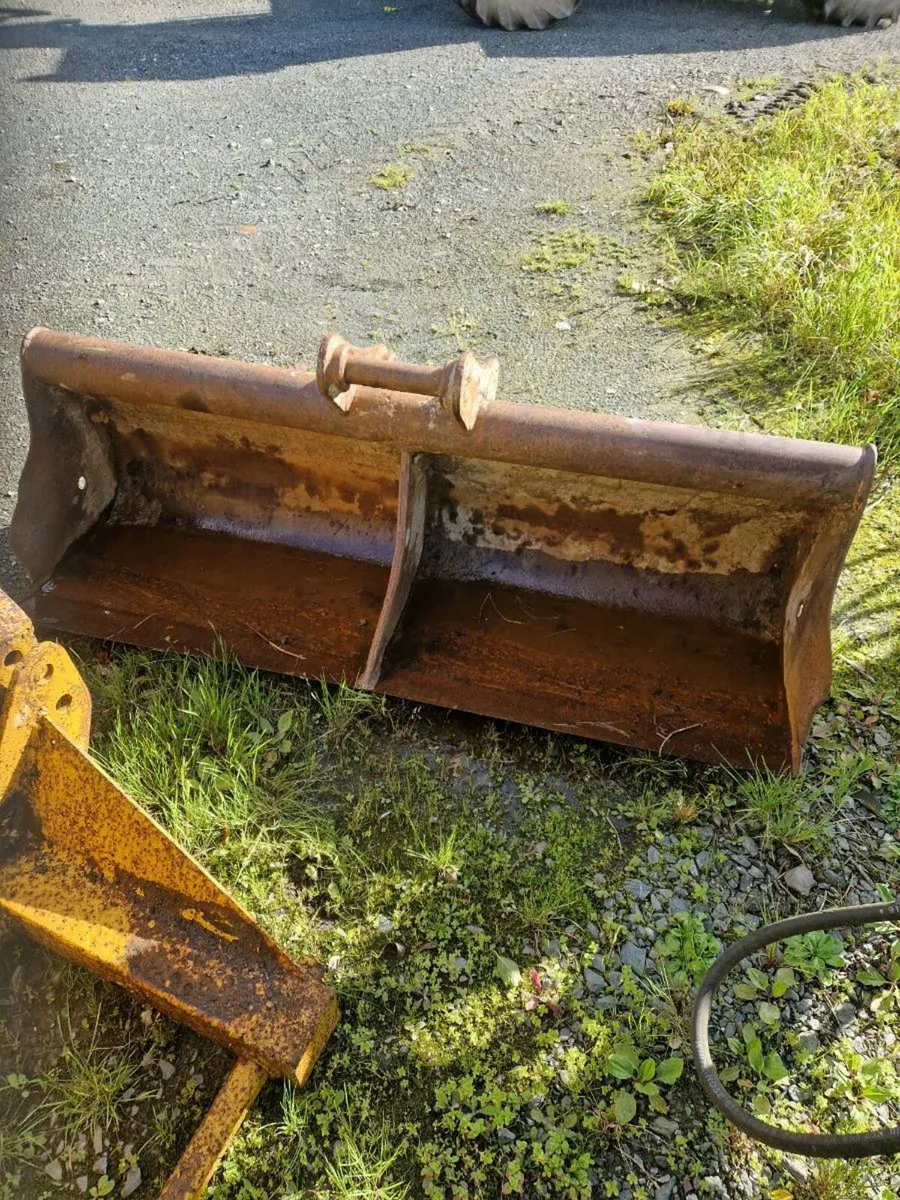 Bucket - Image 2