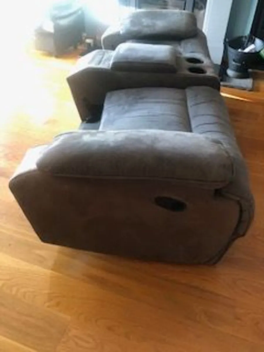 Two seater recliner - Image 3