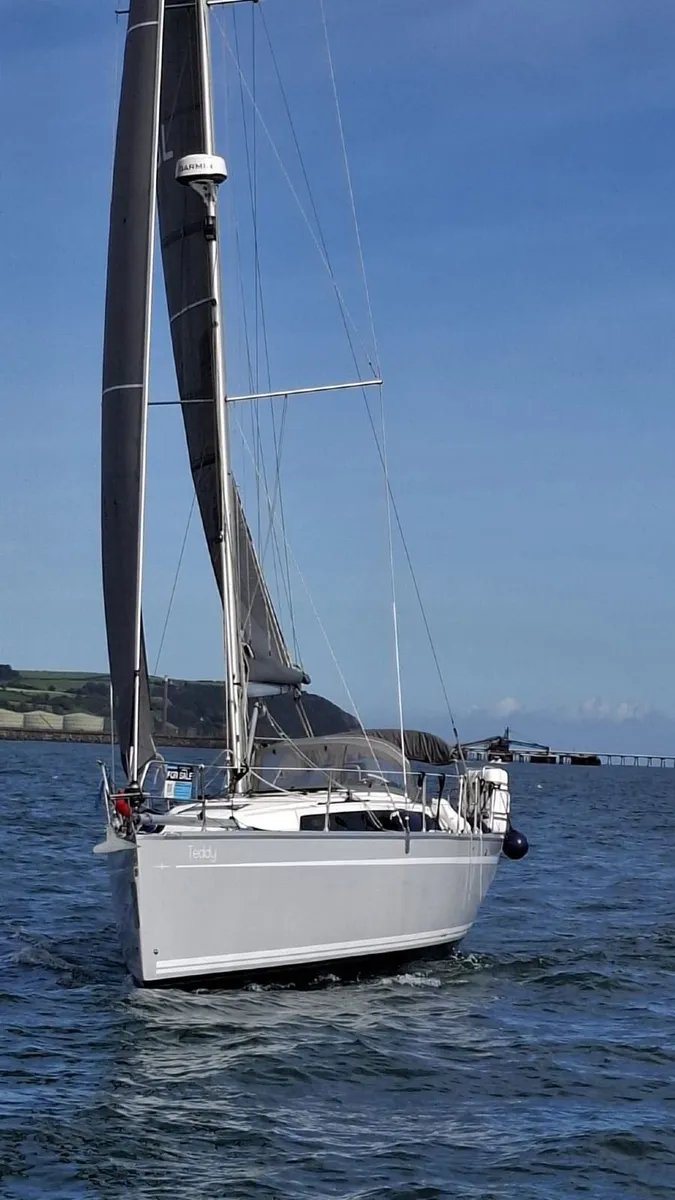 2017 Bavaria Cruiser 34 Sailing Yacht Boat - Image 1