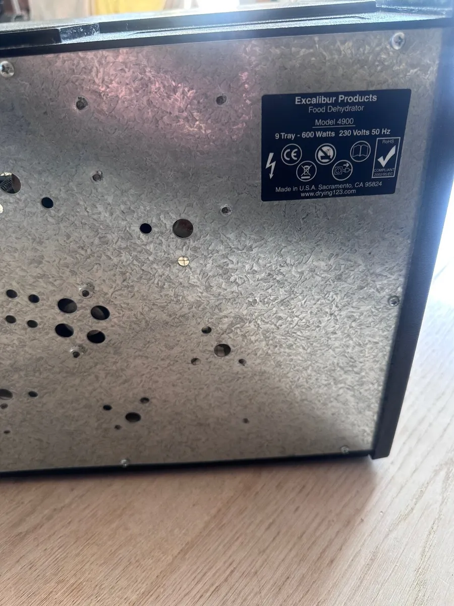 Food dehydrator - Image 1