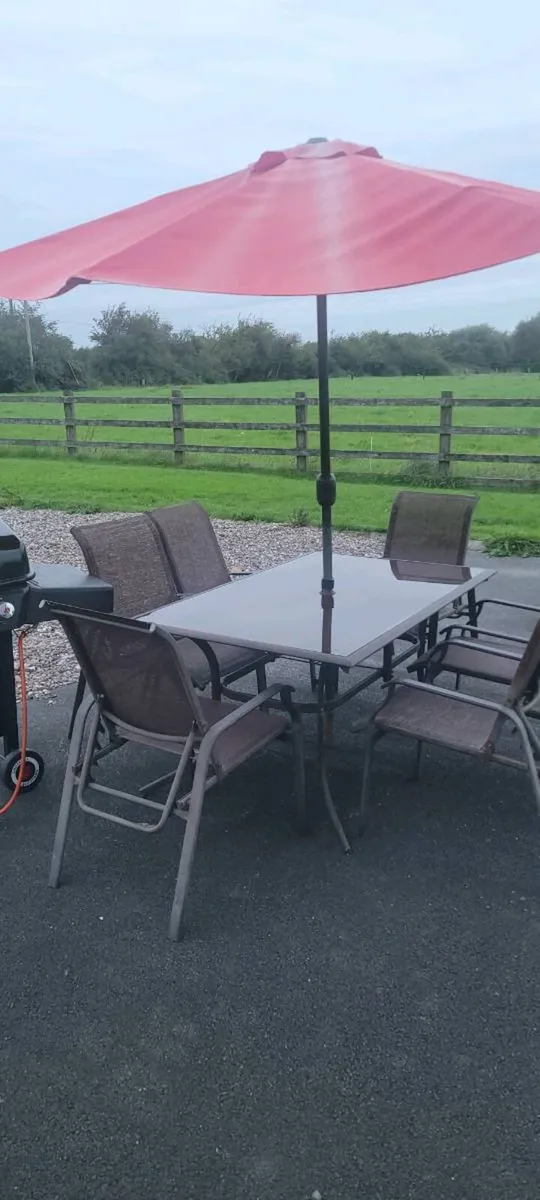 Garden furniture and barbecue - Image 4