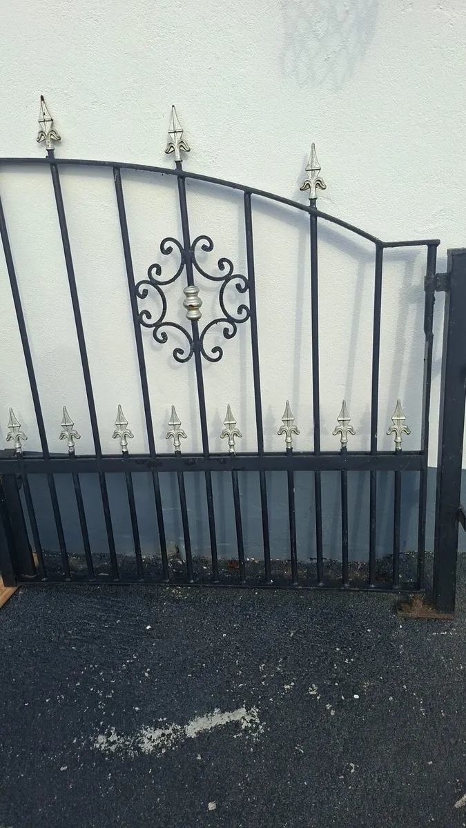 Iron gates - Image 2