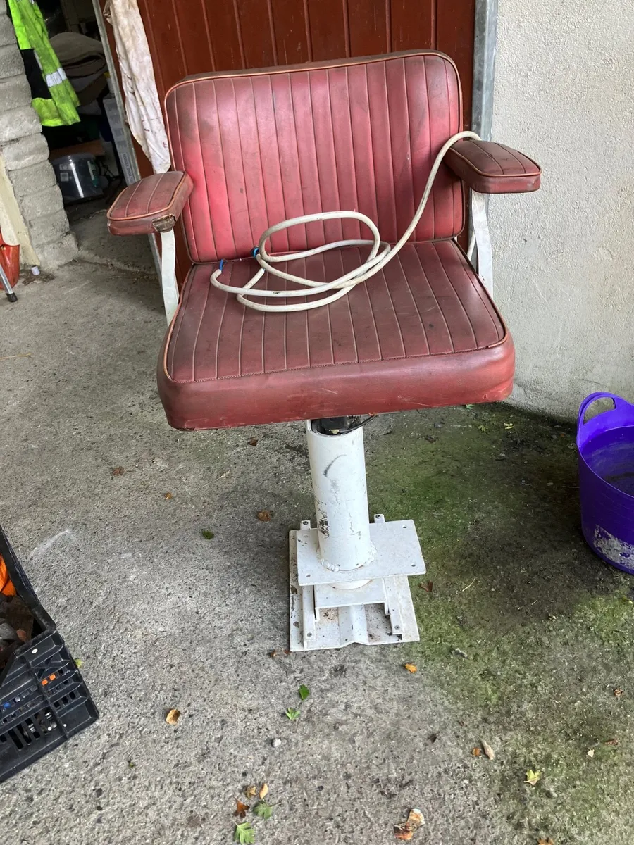 BOAT SEAT ELECTRIC CAPTAINS  CHAIR ADJUSTABLE - Image 4