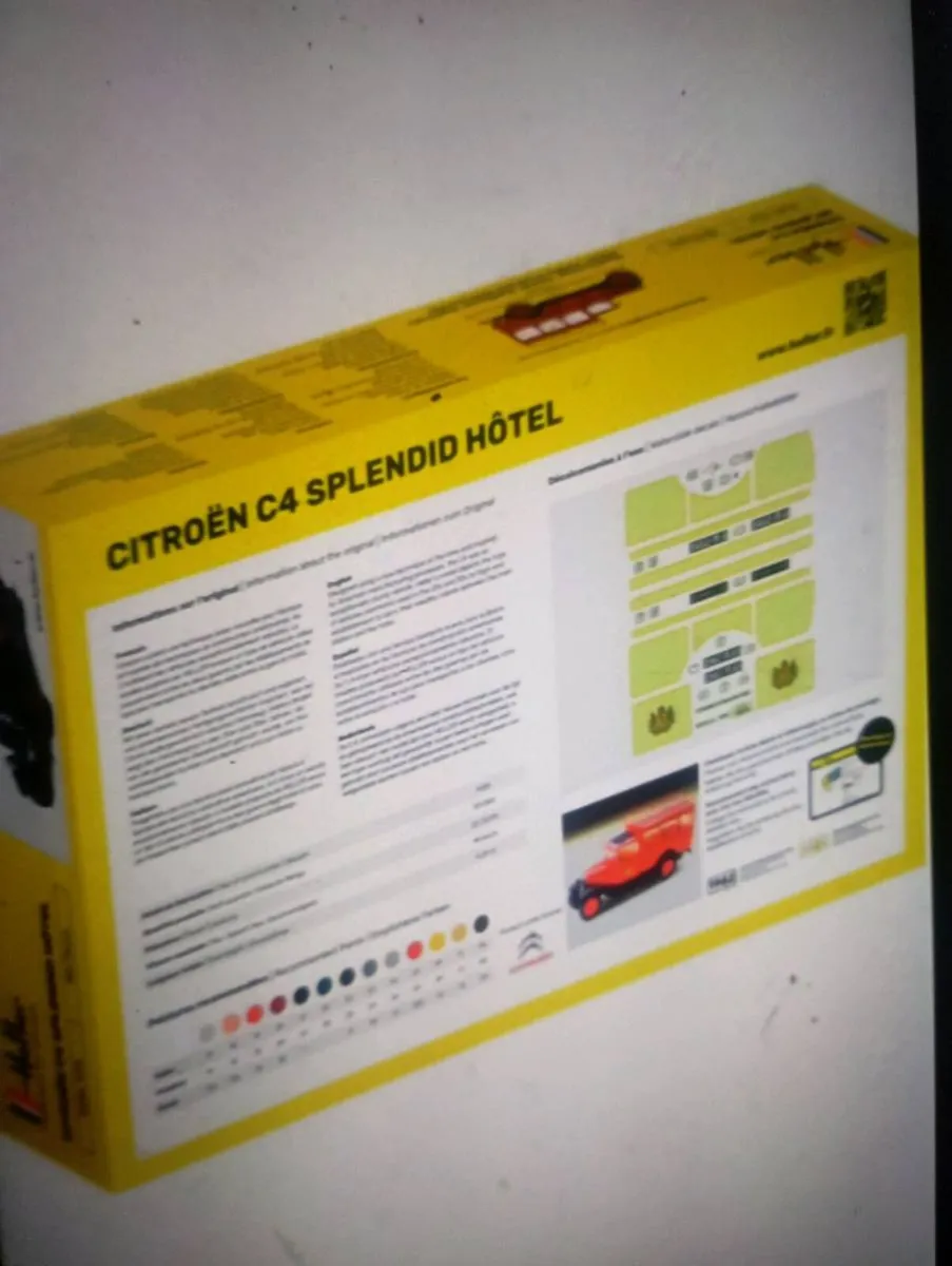 HELLER 1:24 SCALE  CITROEN C4  SPLENADID HOTEL KIT - Image 3