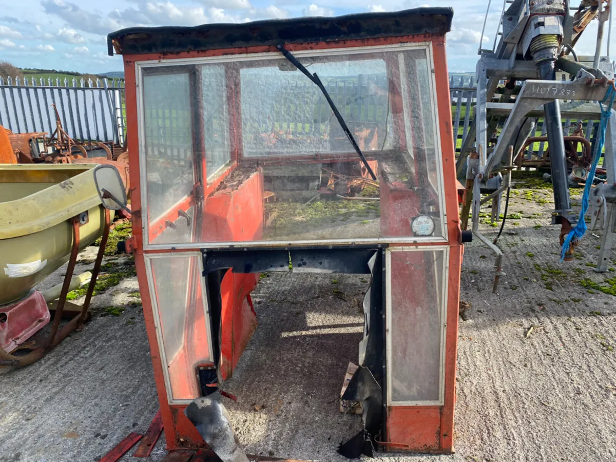 C and g cab to suit 135 - Image 3