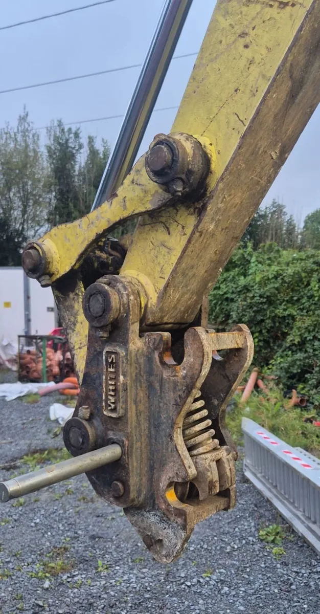Yanmar Vio30 m 3 tonne Digger - Image 4