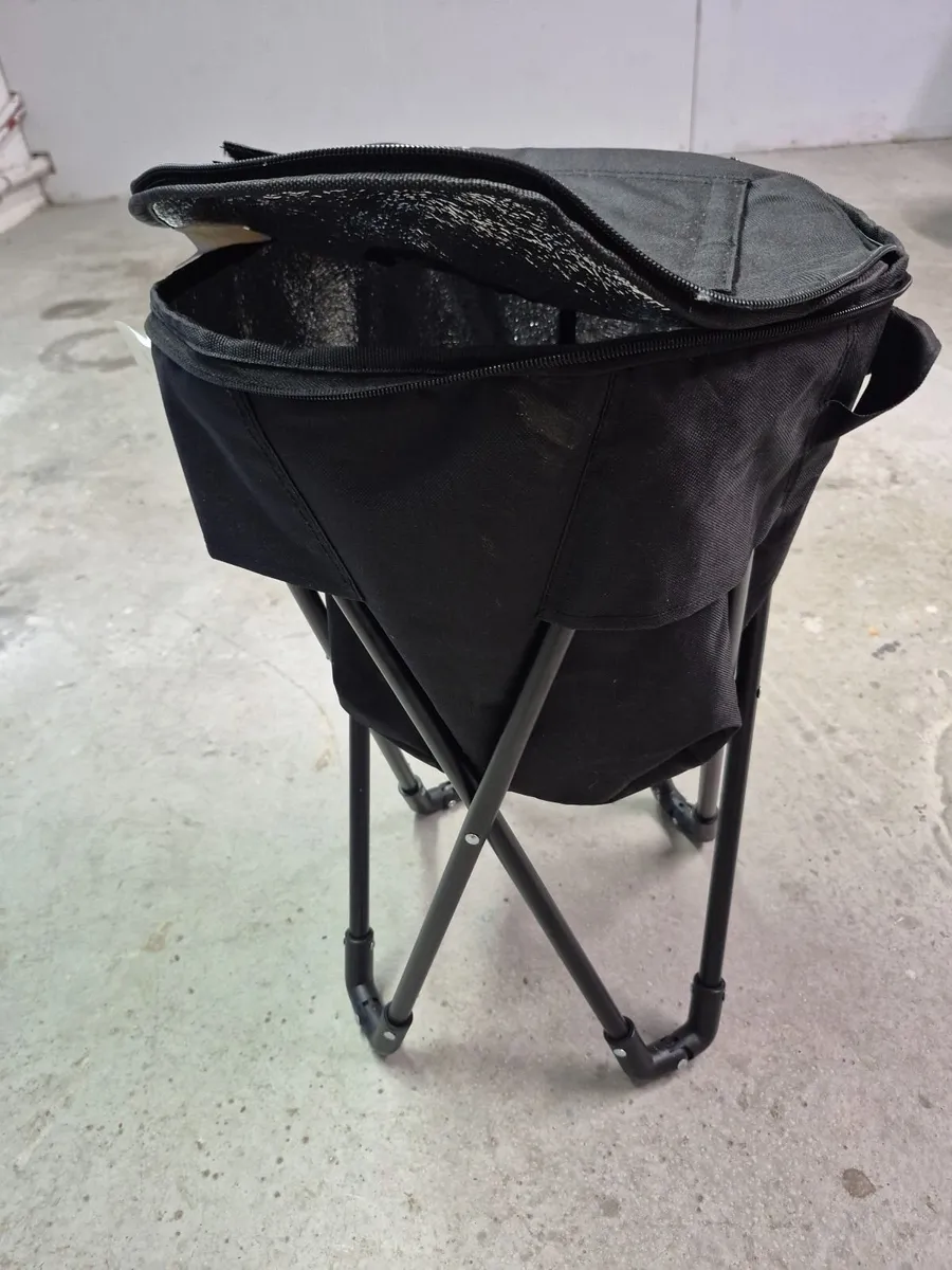 Portable Cooler Bag with Stand - Image 2