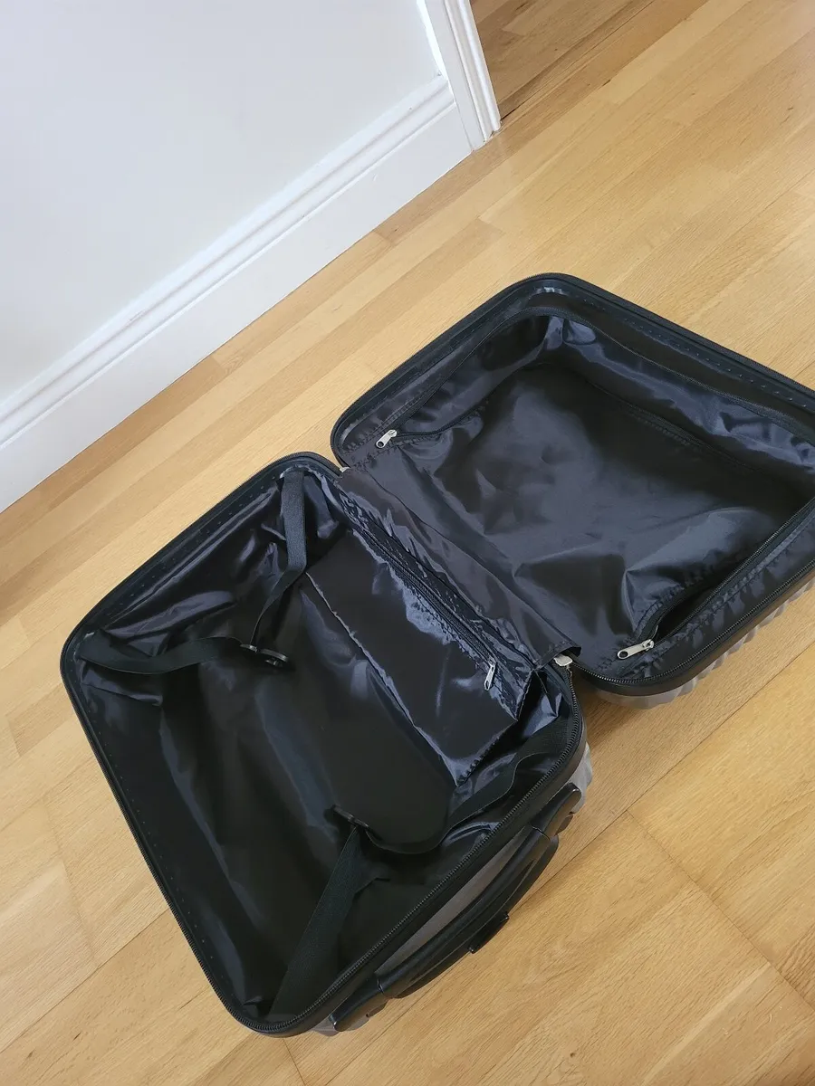 Suitcase_ carry on - Image 4