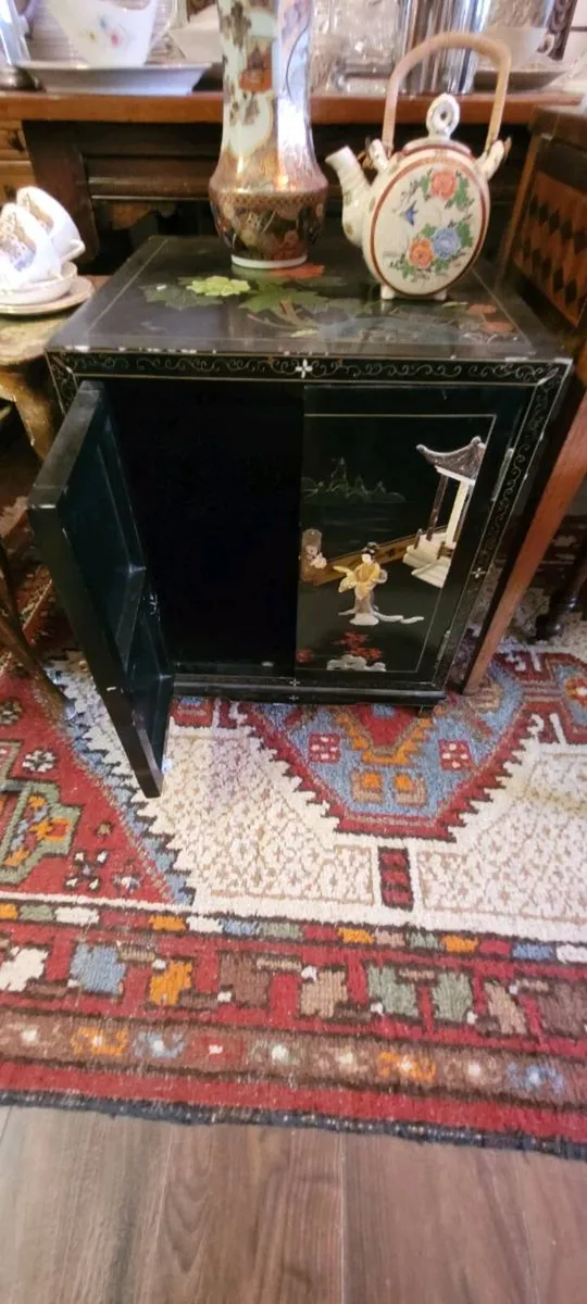 Small Chinese cabinet - Image 2
