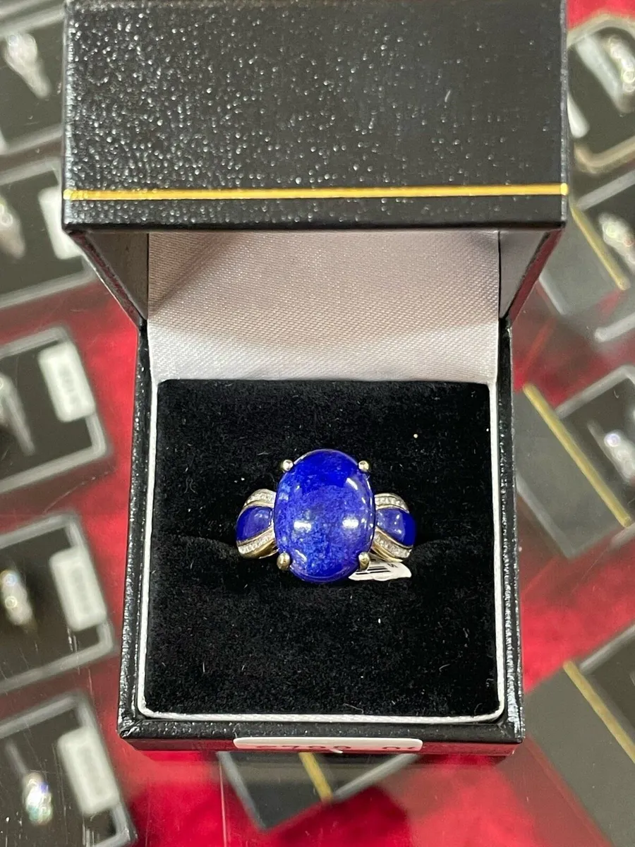9k gold ring with lapis lazuli and diamonds. - Image 1