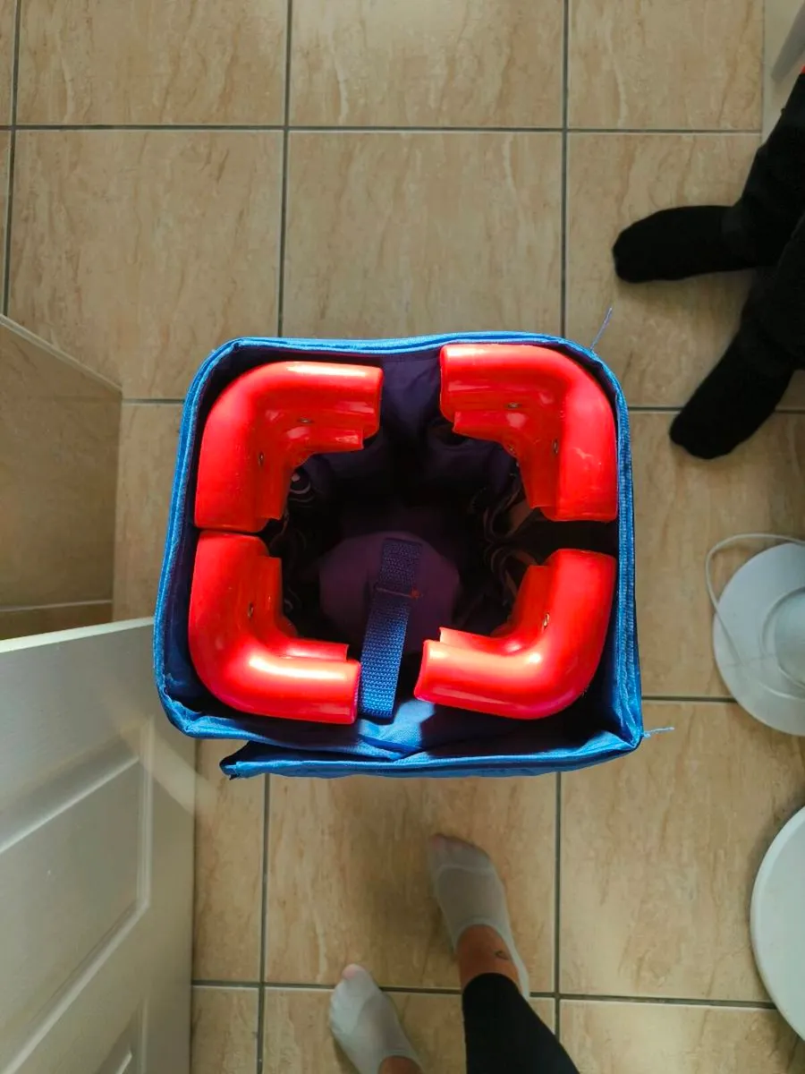 Travel cot - Image 1