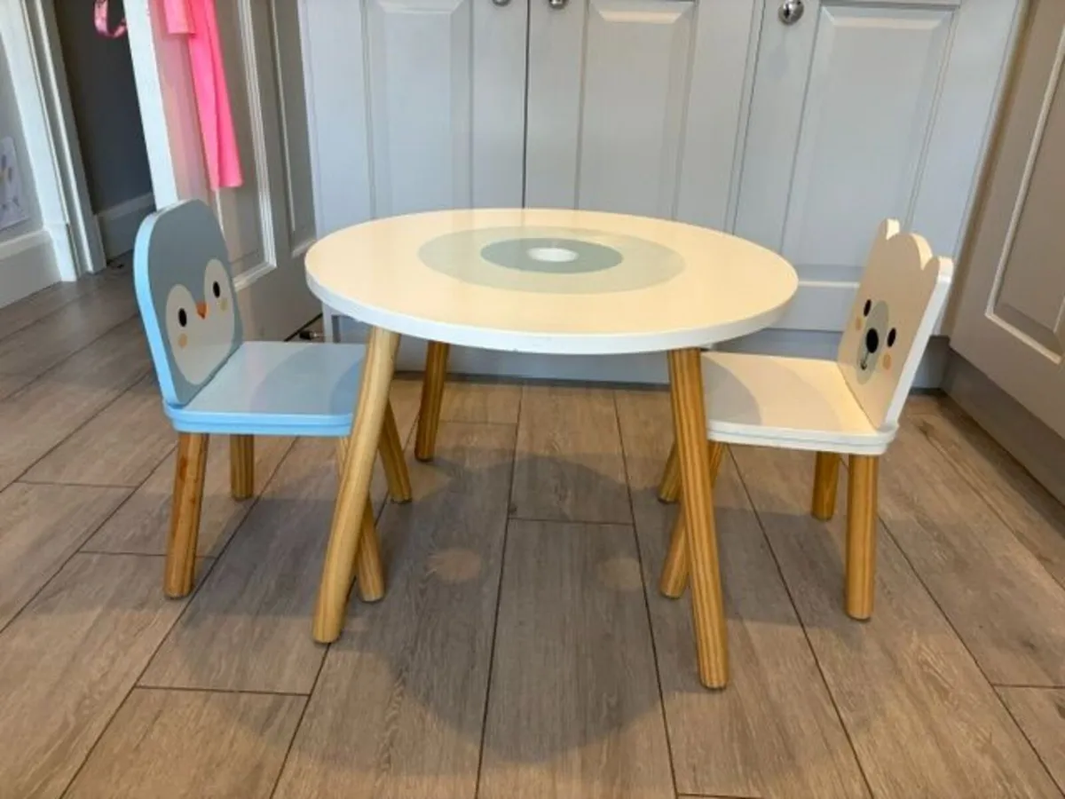 Table and 2 Chairs Polar - Image 1