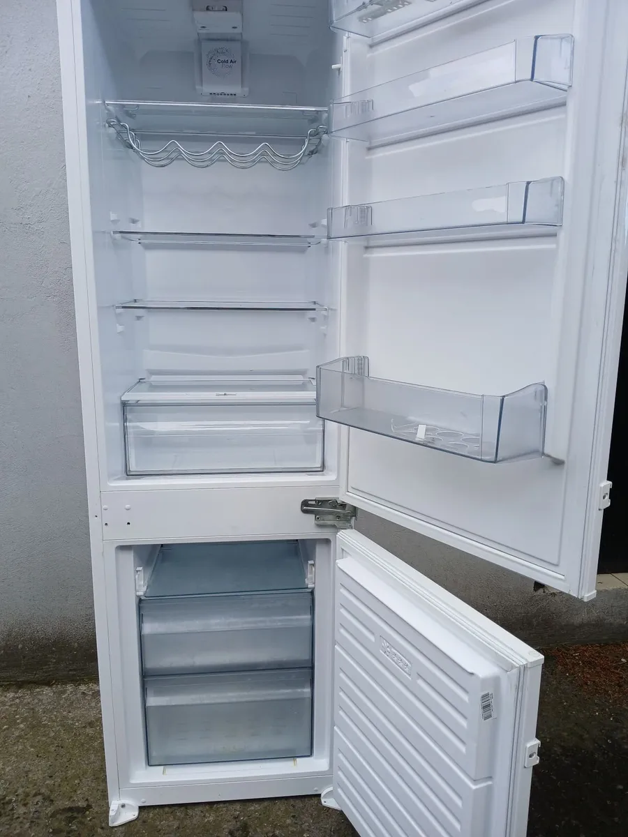 70/30 INTERFRETED FRIDGE AND FREEZER - Image 2