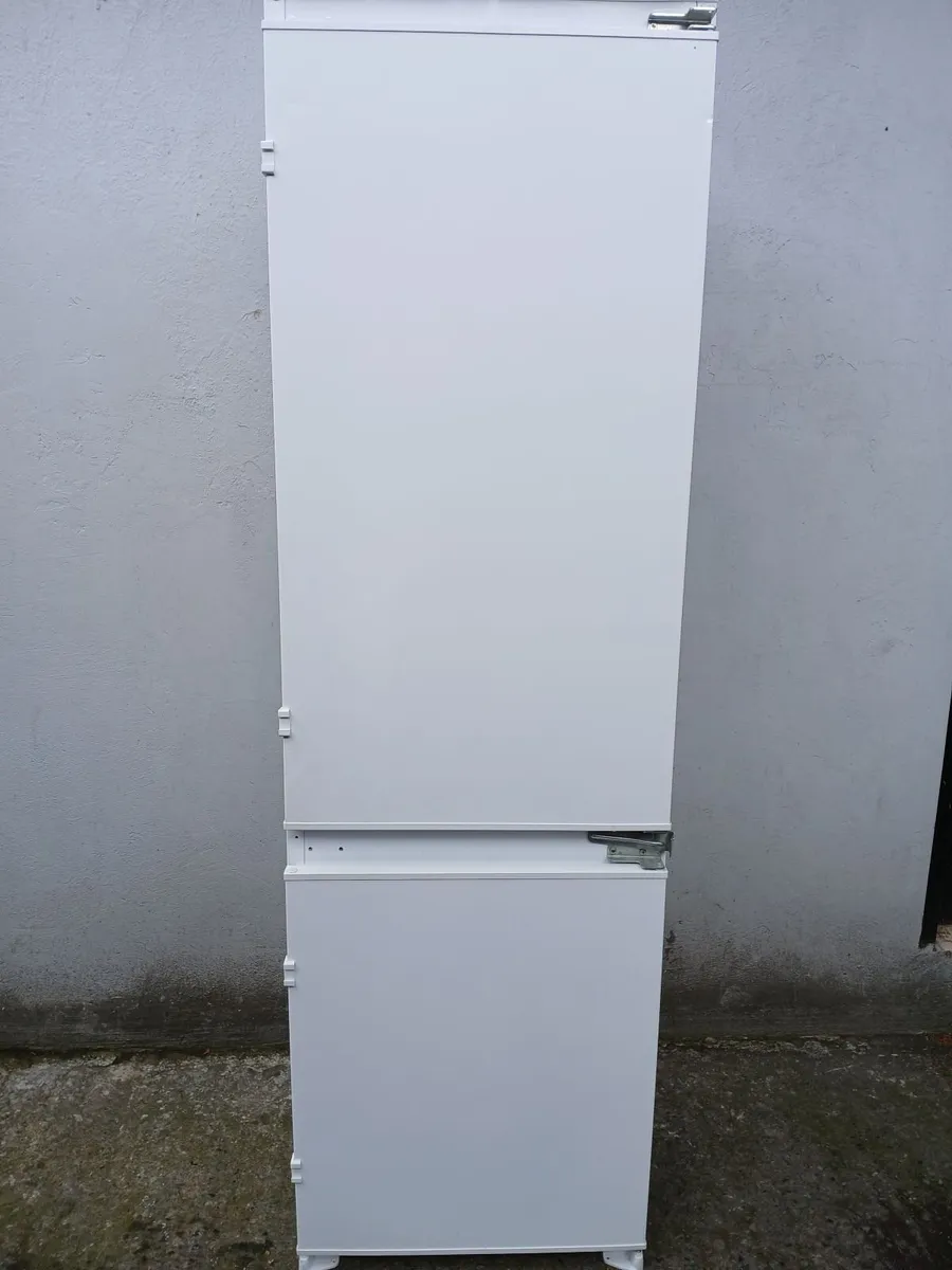 70/30 INTERFRETED FRIDGE AND FREEZER - Image 3