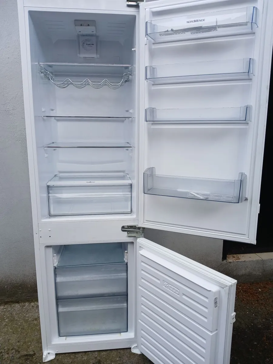70/30 INTERFRETED FRIDGE AND FREEZER - Image 4