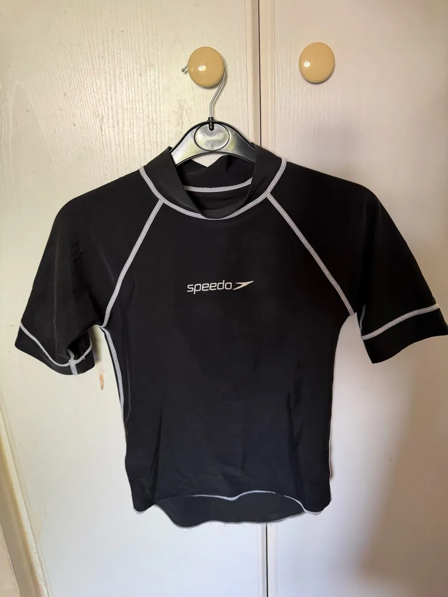 Boy’s top swim wear