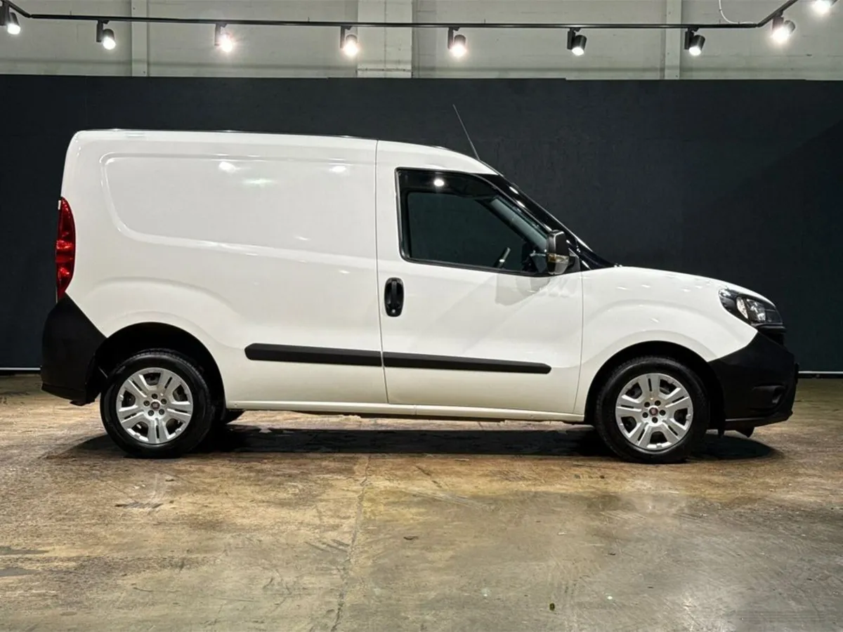 Fiat Doblo 6 SPEED MANUAL 1.6 TDI - (PRICE IS EXCL - Image 3