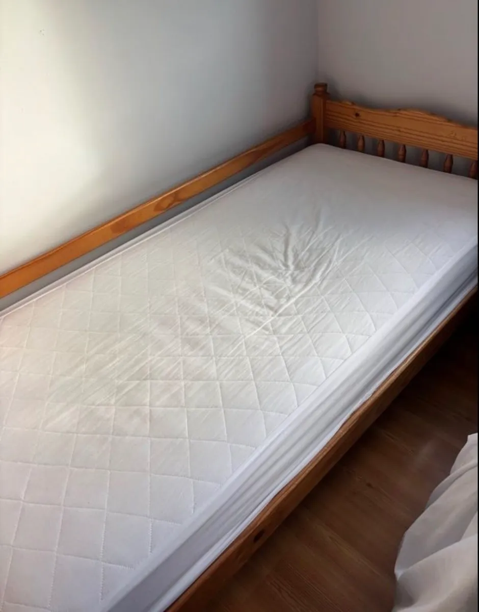 Single bed - Frame and Mattress - Image 3