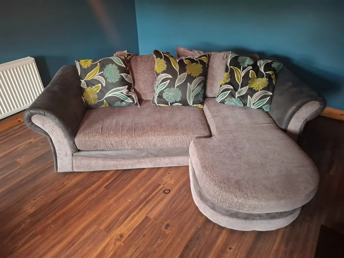 Sofa - Image 2