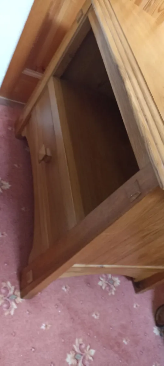 Oak Bedside Cabinet - Image 4