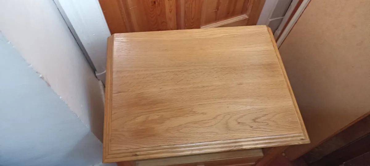 Oak Bedside Cabinet - Image 3