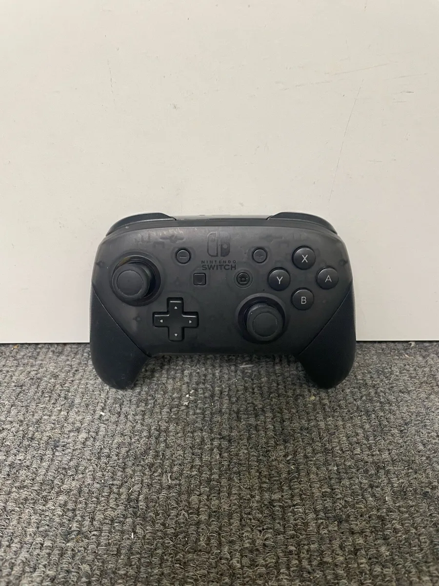 Nintendo Switch Pro Controller - Black - Image 1