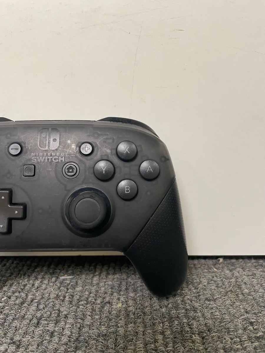 Nintendo Switch Pro Controller - Black - Image 3