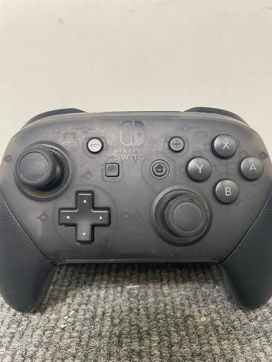 Nintendo Switch Pro Controller - Black - Image 4