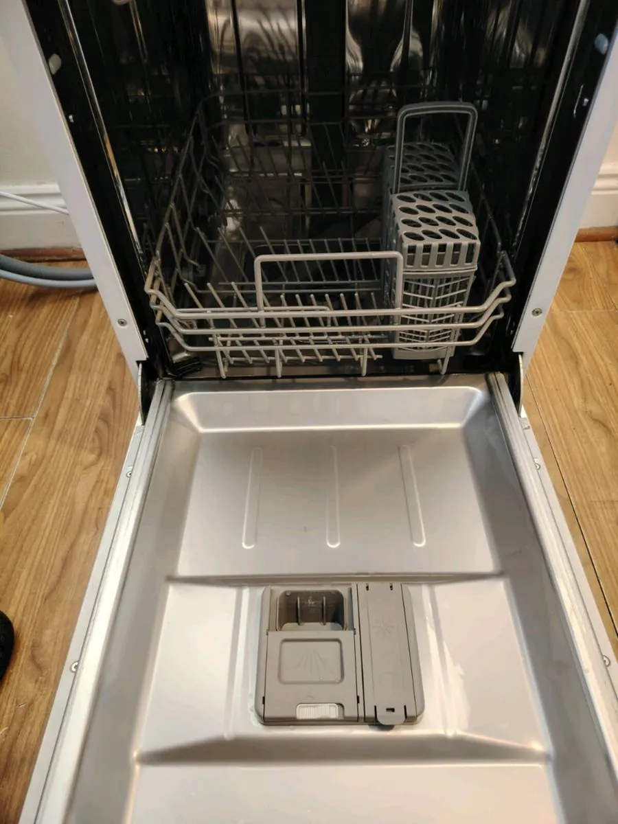 Slimline Dishwasher Logik - Image 4