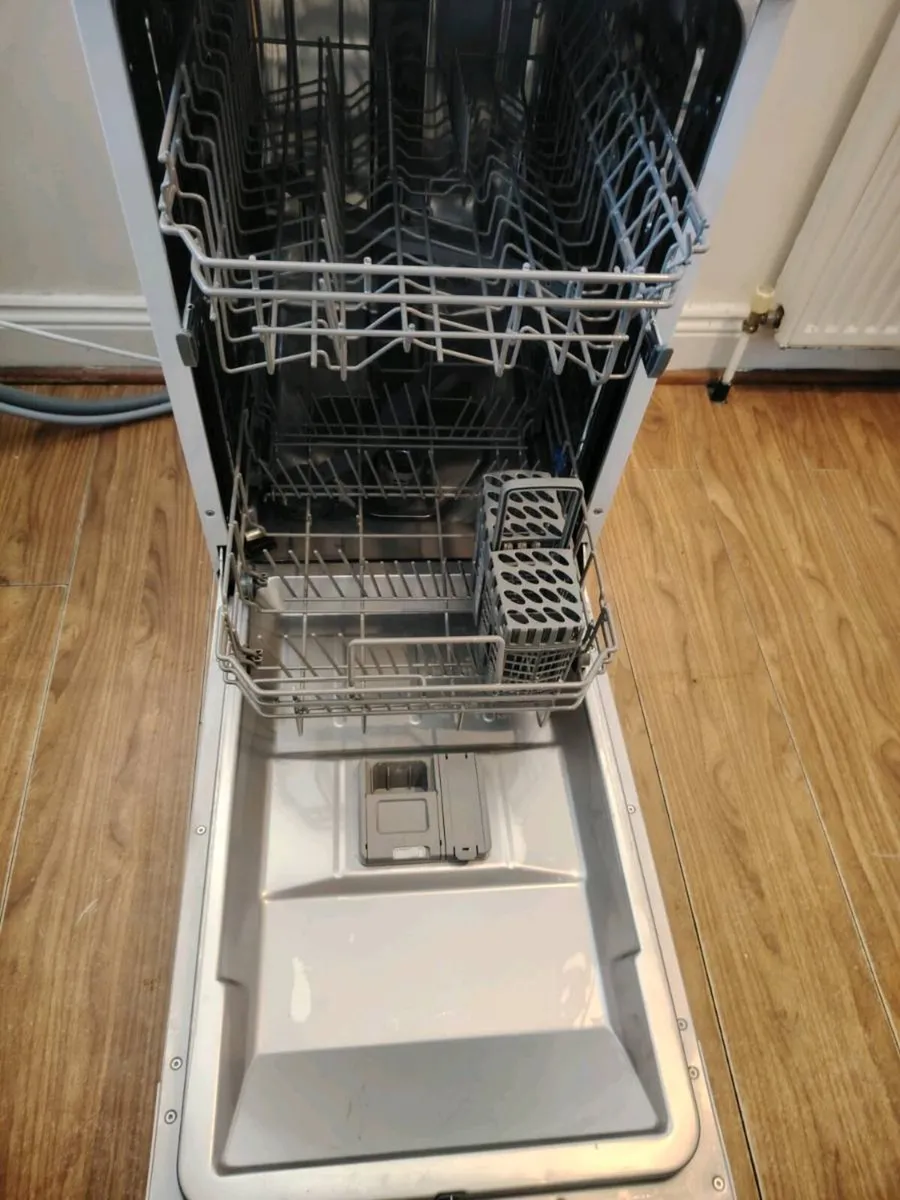 Slimline Dishwasher Logik - Image 3