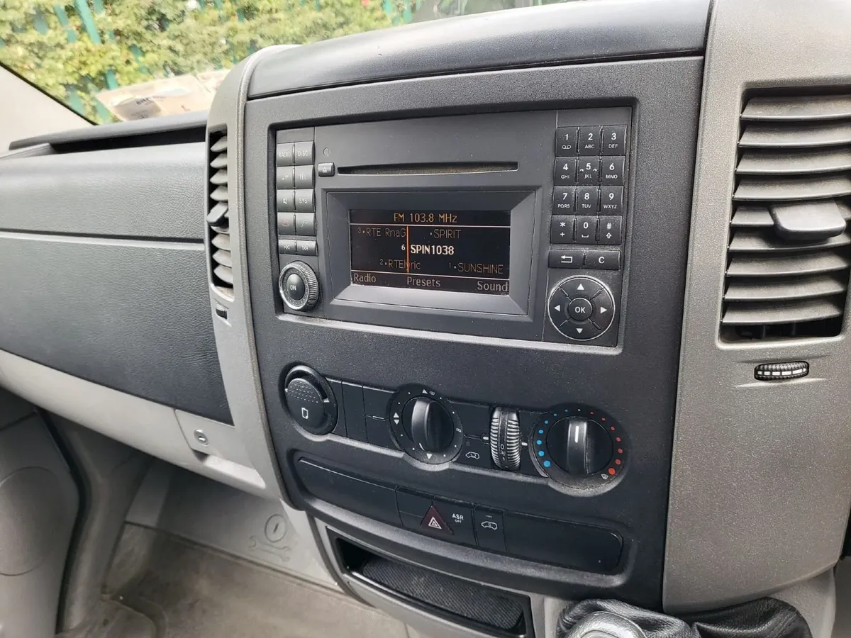 Mercedes-Benz Sprinter 2013 - Image 2