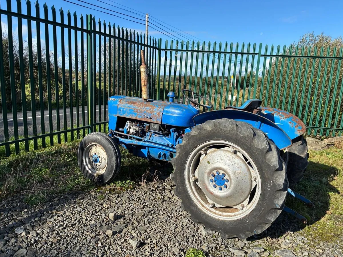 Ford Super Dexta - Image 1