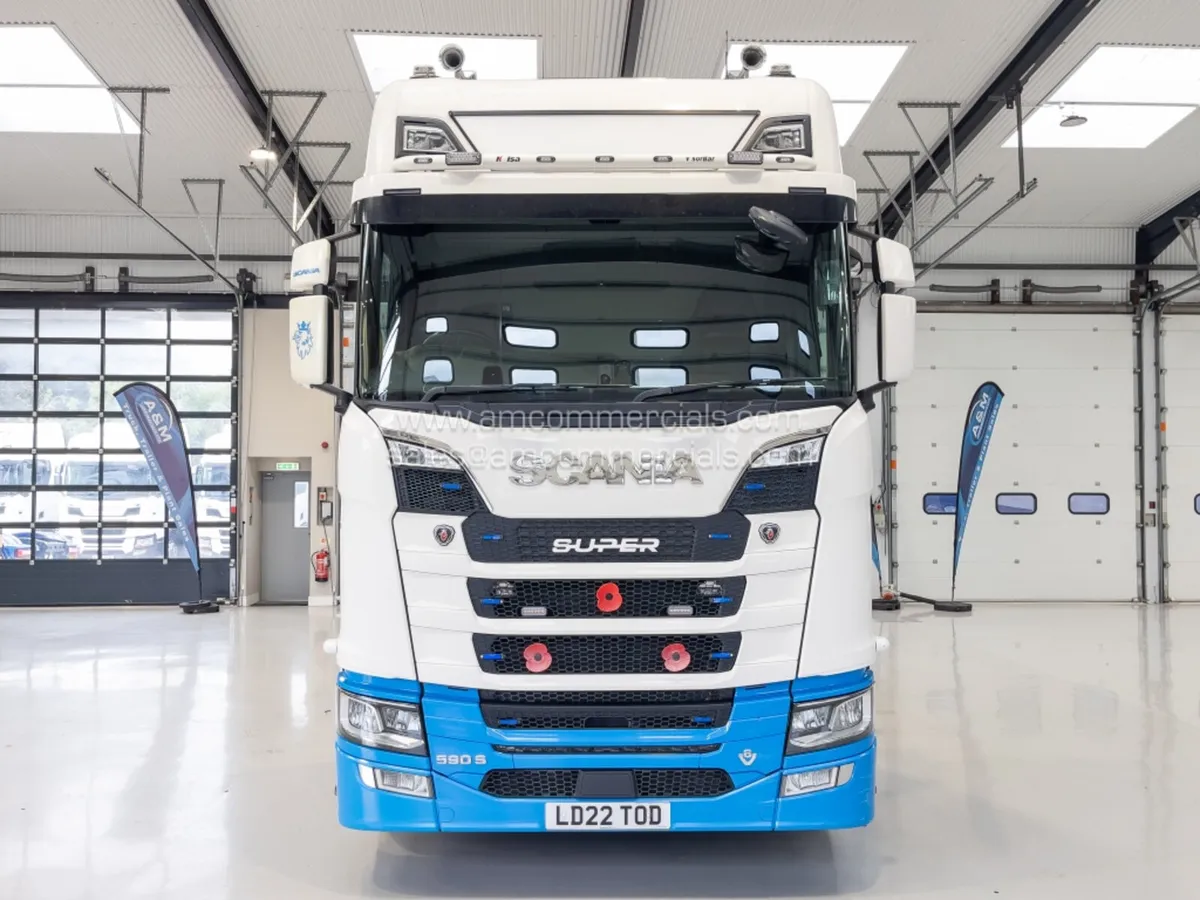 2022 (22) SCANIA S Series 590S V8 Highline 6X2 - Image 2