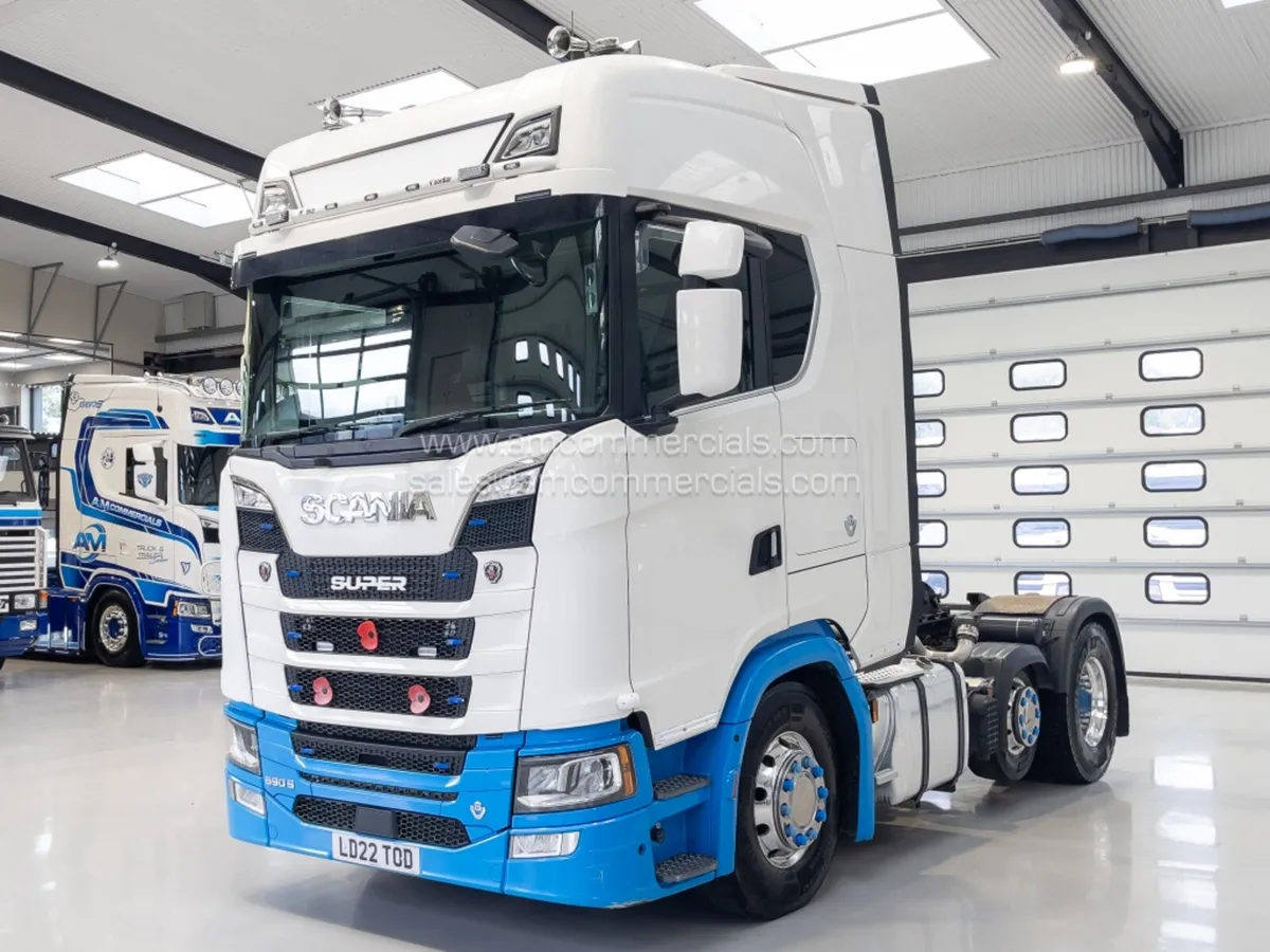 2022 (22) SCANIA S Series 590S V8 Highline 6X2 - Image 3