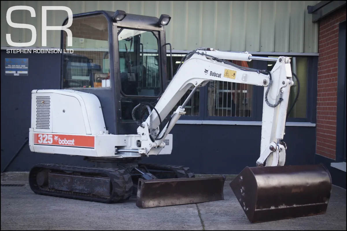 1998 Bobcat 325 Ingersoll-Rand - Image 1