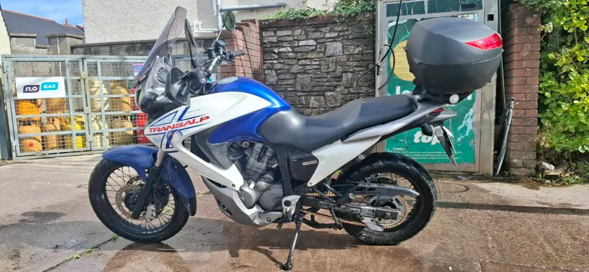 Honda Transalp 700v ABS - Image 2