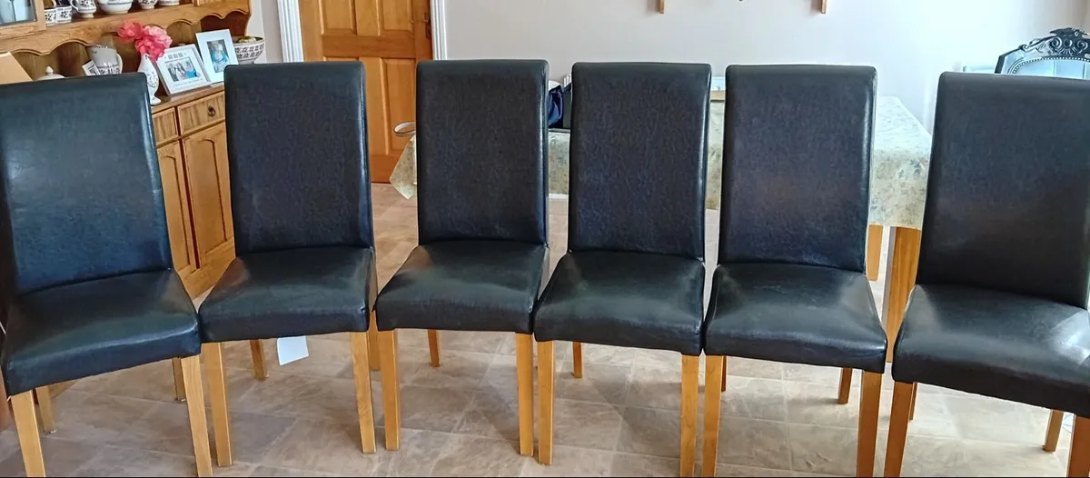 6 Kitchen Chairs - Image 1