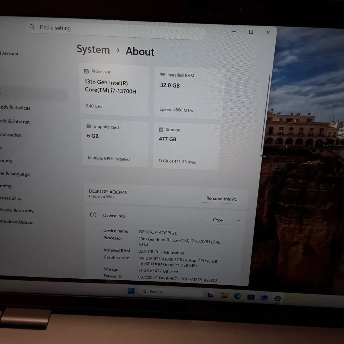 Dell Precision 3581 – Intel Core i7-13700H | 32GB - Image 1