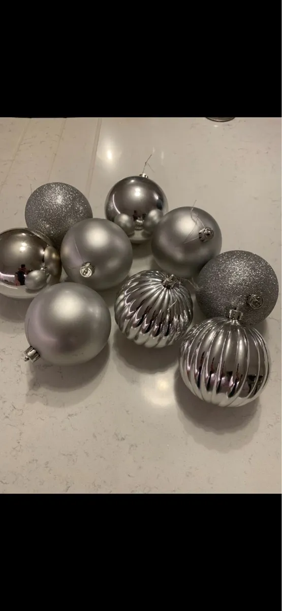 Christmas baubles - Image 2