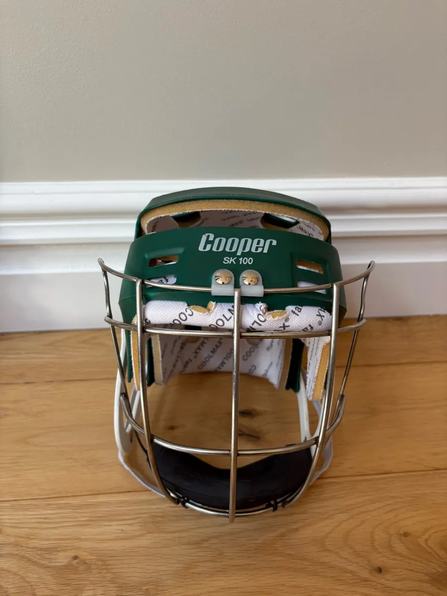 Green Cooper Sk100 Hurling Helmet - Image 1