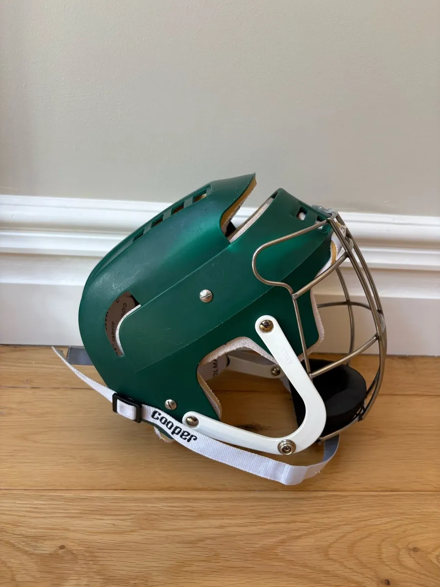Green Cooper Sk100 Hurling Helmet - Image 4